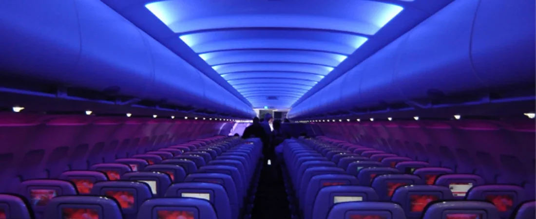 que-apagan-luces-cabina-avion-despegar-aterrizar_69