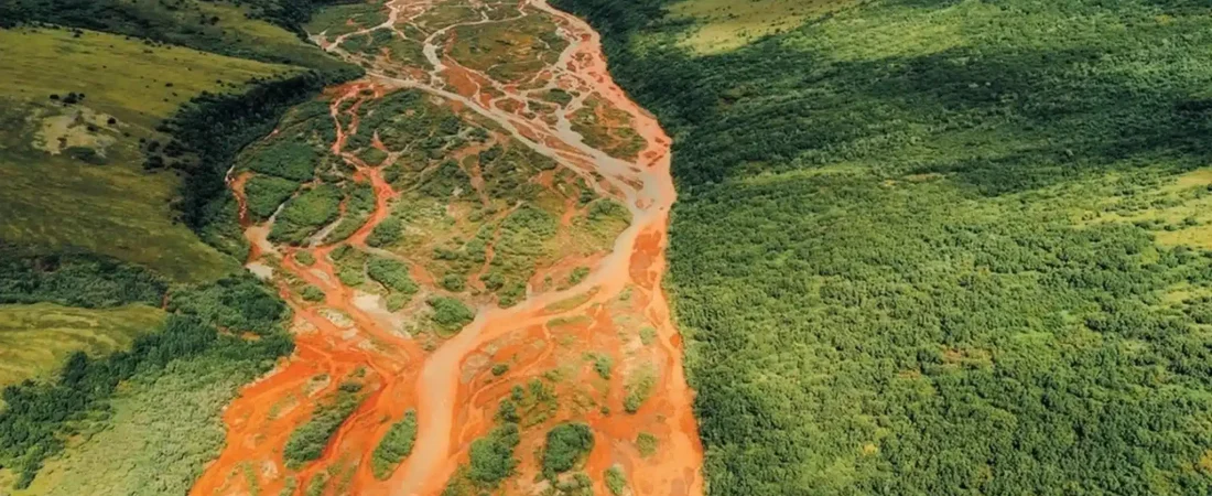 rios-cristalinos-alaska-estan-volviendo-naranjas-deshielo-permafrost-3366462