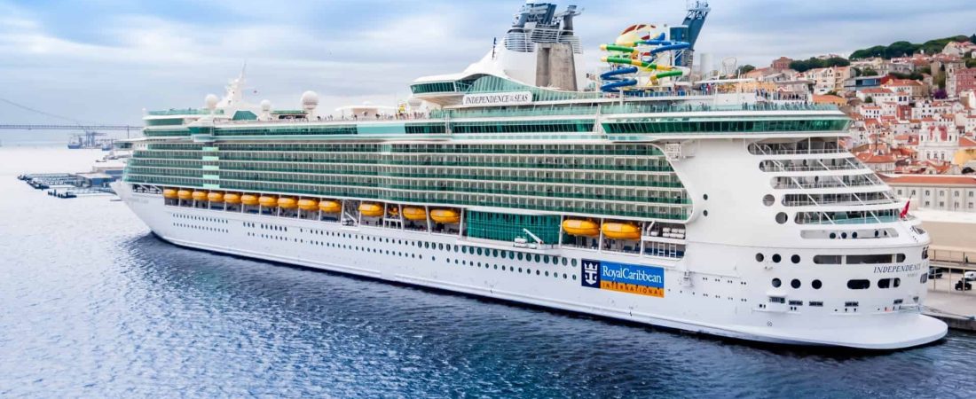 Royal Caribbean espera que todos sus pasajeros se encuentren vacunados contra el COVID-19 para cuando retome sus viajes