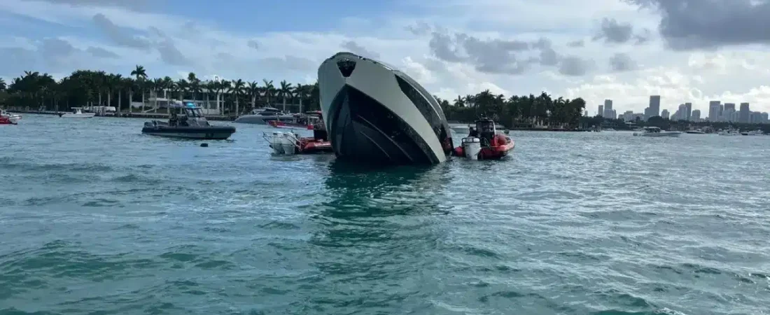 se-hundio-un-yate-miamijpg