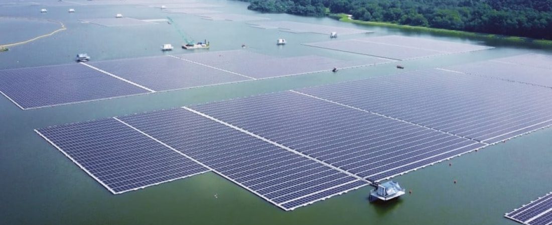 Singapur abre una granja solar flotante de 122.000 paneles