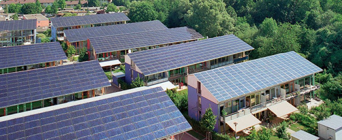 techos-solares-barrio-de-Alemania-genera-4-veces-la-energía-que-consume