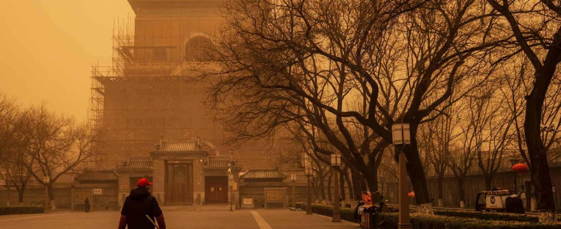 Así se veía Beijing atravesando una de las tormentas de arena más fuertes de los últimos 10 años