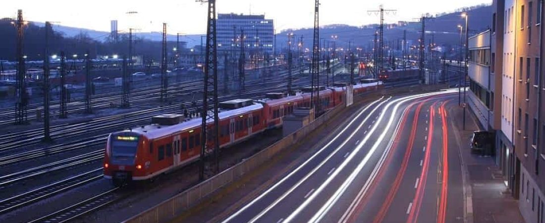 train-1885095_960_720 (1)