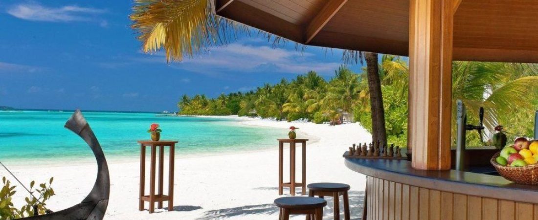 tropical-beach-bar-42975