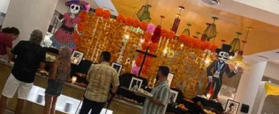 turistas-confunden-altar-de-dia-de-muertos-con-buffet