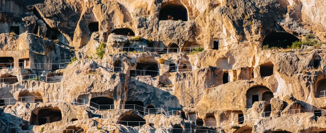 vardzia-georgia_c3a3af46_2753368193_260414162631_2000x1333