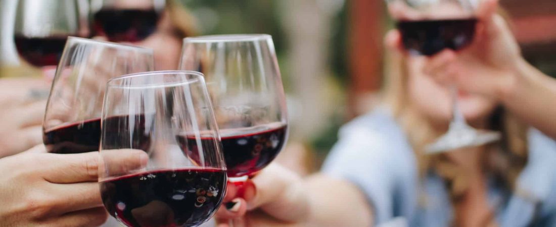 Una compañía de vinos de California busca a una persona que trabaje por USD$10.000 por mes y también pagará su alquiler