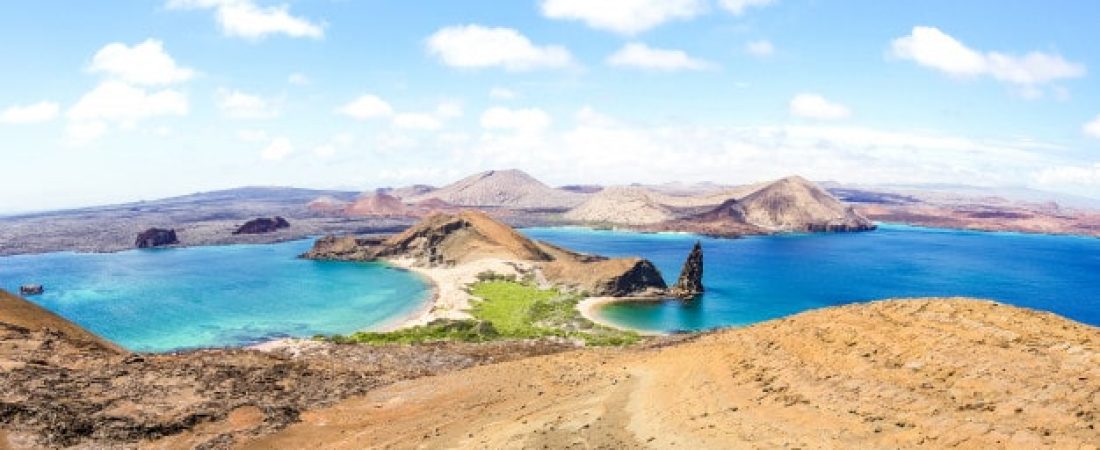 vista-panoramica-isla-bartolome-archipielago-islas-galapagos-ecuador_101731-210