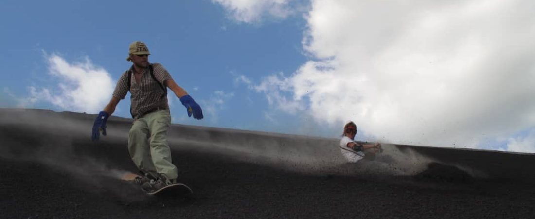 volcano-boarding-nicaragua-excursión