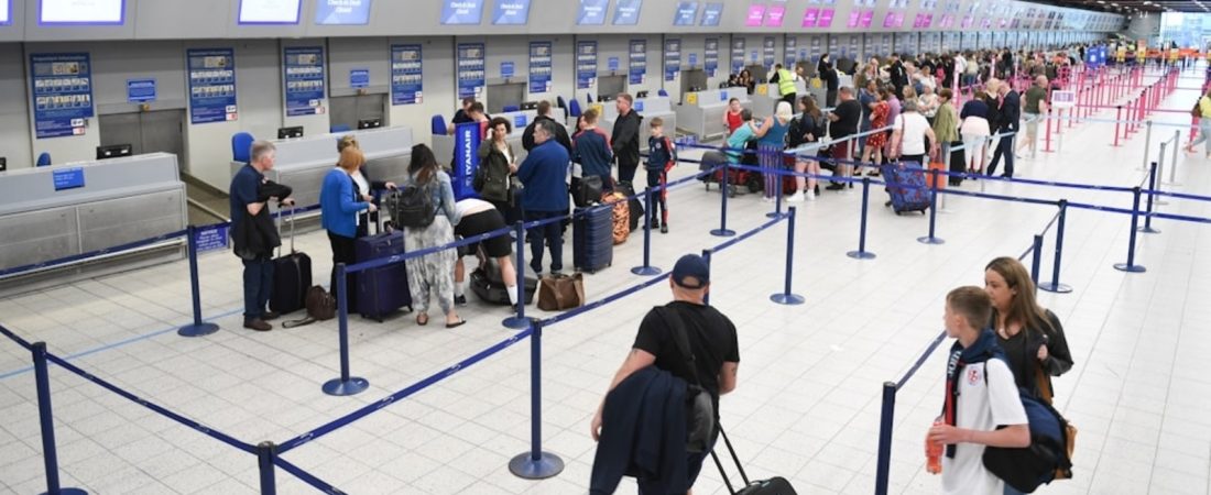 ¿Es-seguro-viajar-al-extranjero-con-Green-Card-este-verano-intriper.jpg